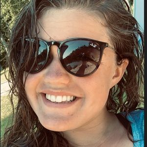 Meet your Posher, Kily